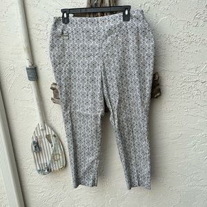 Lisette size 10 leggings medallion grey/beige/white printed lt wt ctn blend EUC